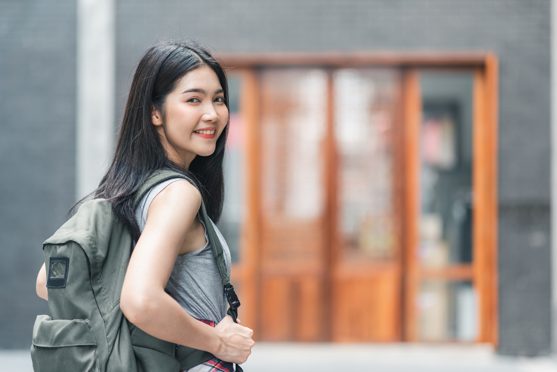 traveler-asian-woman-traveling-walking-beijing-china (1)